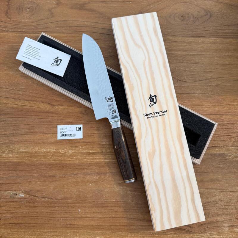 Shun Premier Tim Mälzer Series Santoku Messer TDM-1702